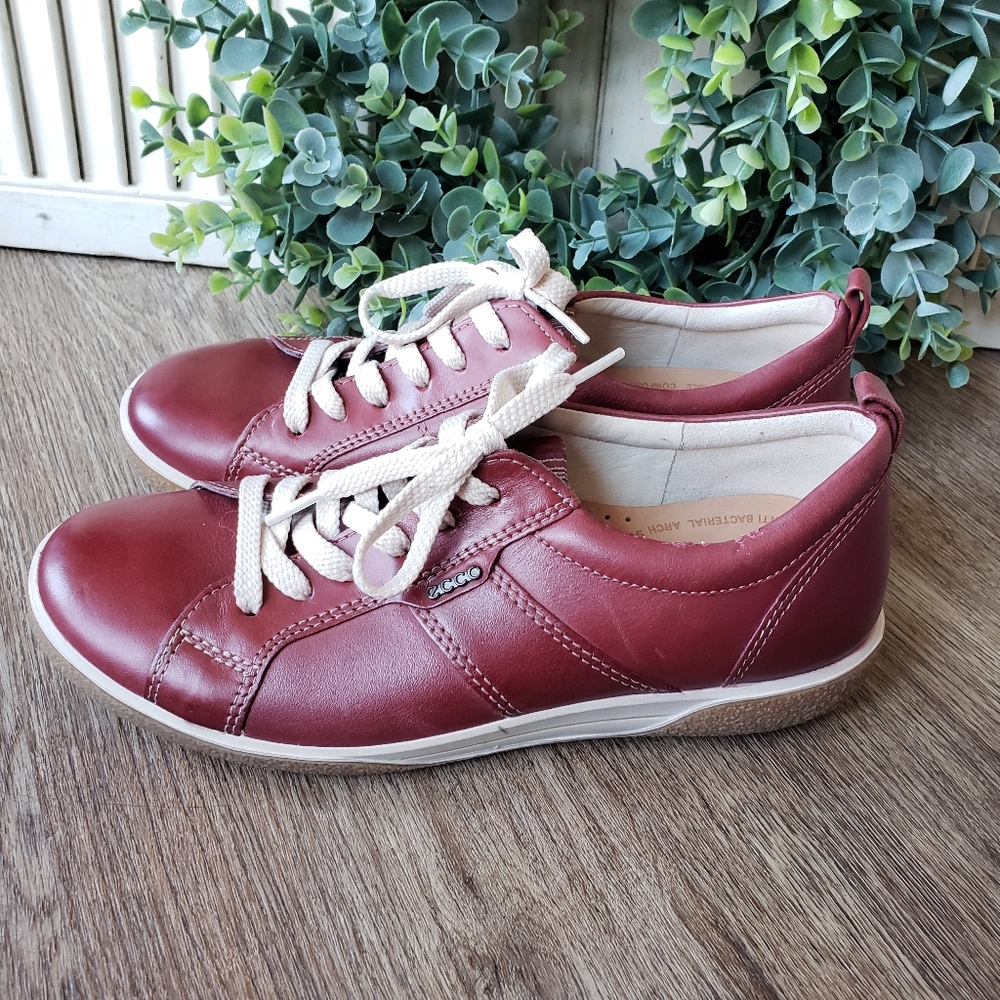 ECCO Women's Chase Port Red Leather Lace-Up Fashion Sneakers Size US 6/6.5 EU 37